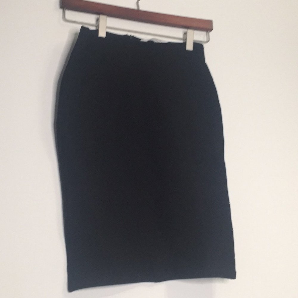 Zara Body Con skirt size medium NWT